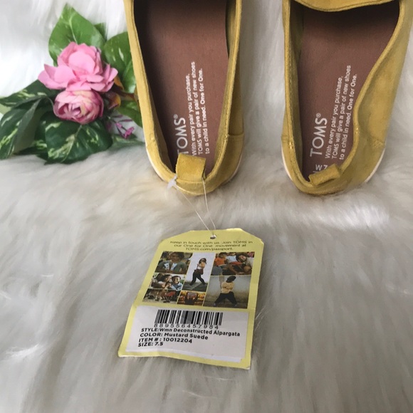 Toms canvas size 7.5 color mustard suede - Picture 9 of 11